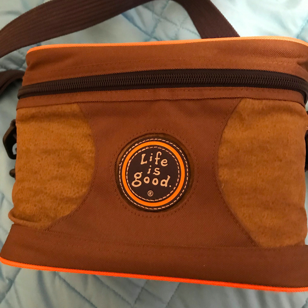 Life is Good 8 can cooler